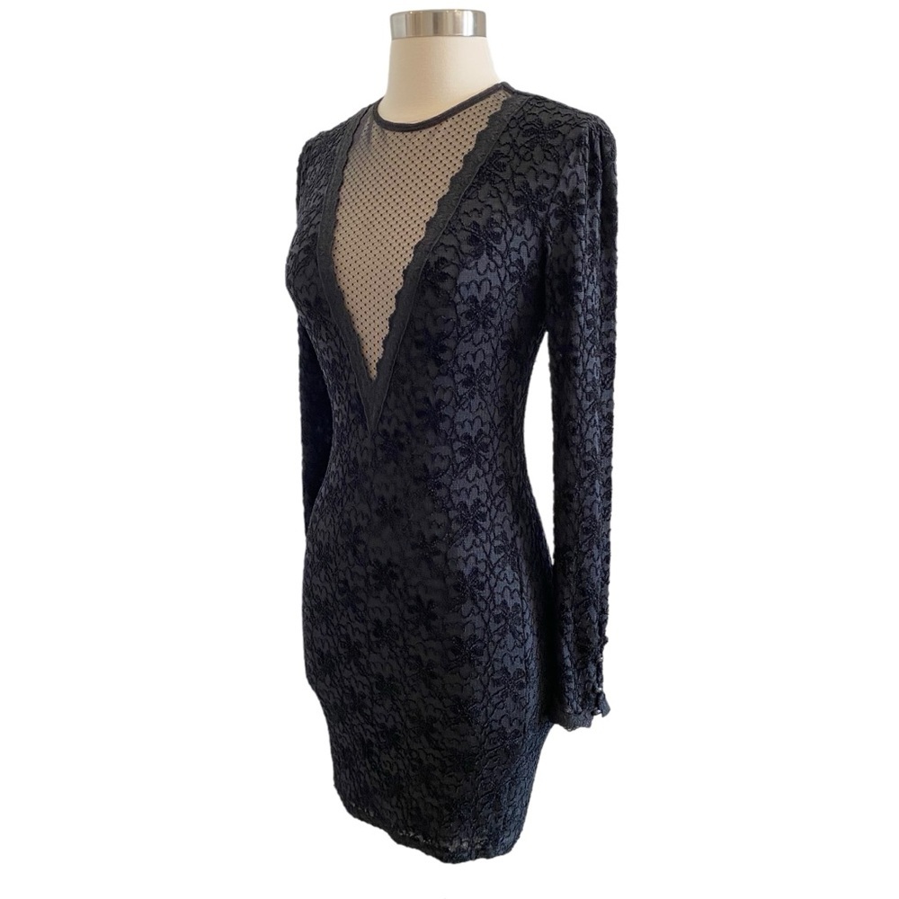 Kimchi Blue Deep V Lace Bodycon Long Sleeve Mini Dress - Picture 6 of 12